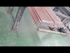 staaf van de koper de beklede aarde